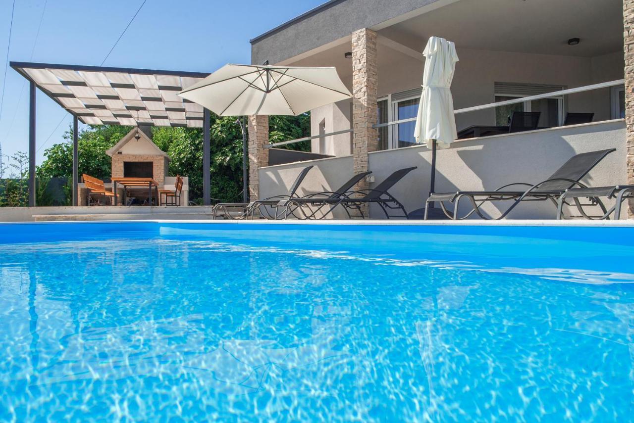 Naklice Villa Omis