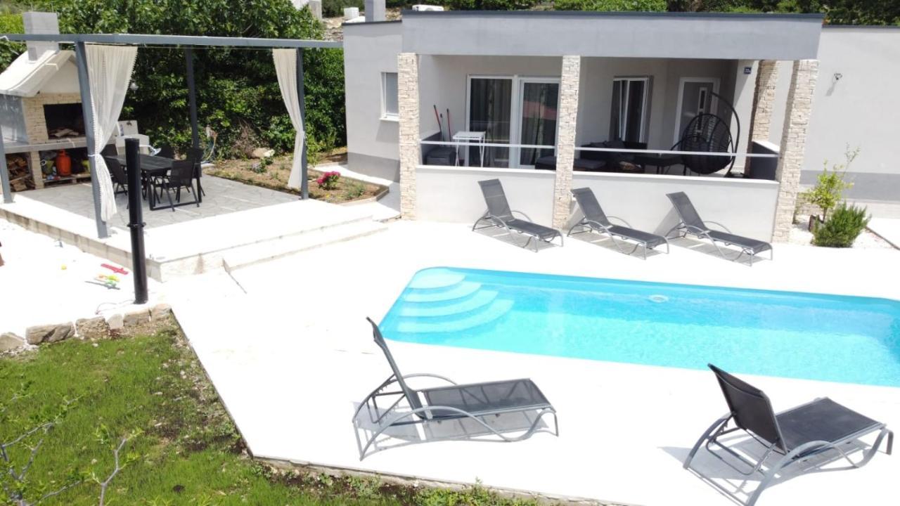 Villa Naklice *