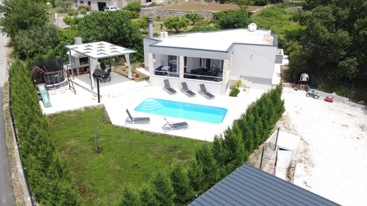 Naklice Villa Omis